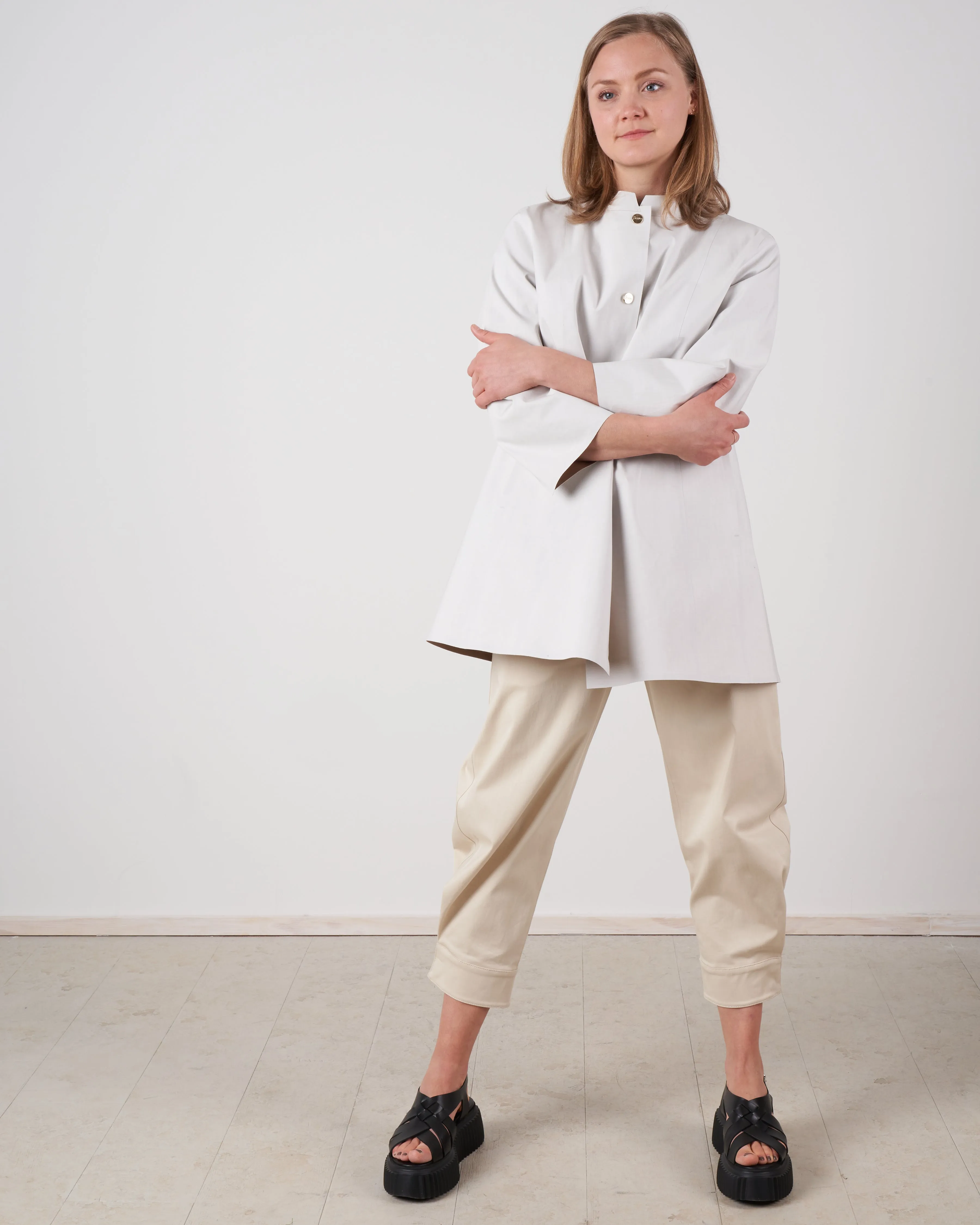 reversible waterproof mac - white/taupe