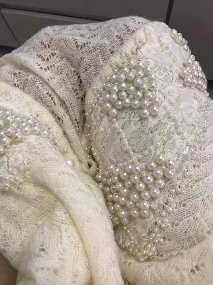 Women V-Neck Pearls Knitted Sweater