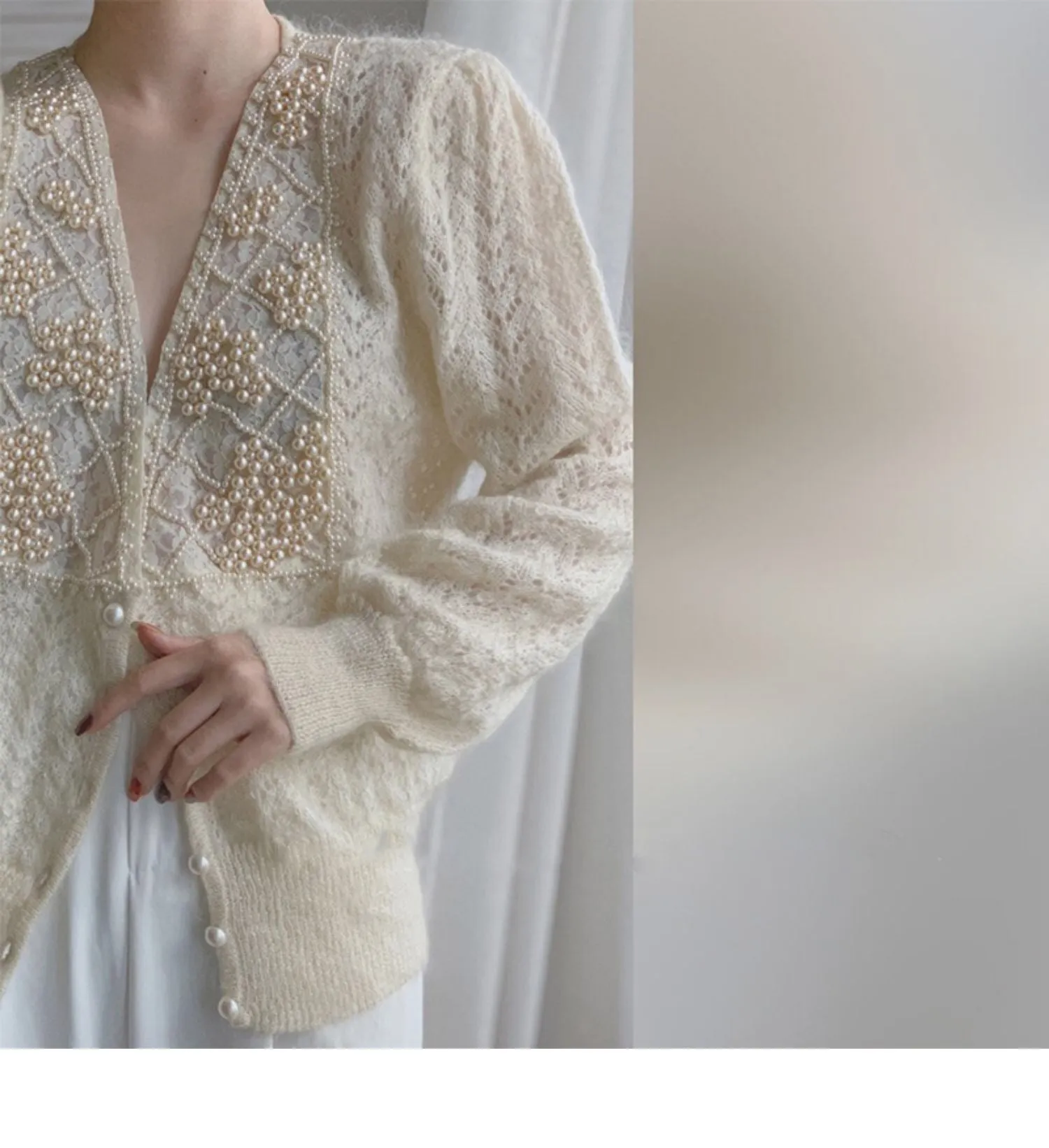 Women V-Neck Pearls Knitted Sweater